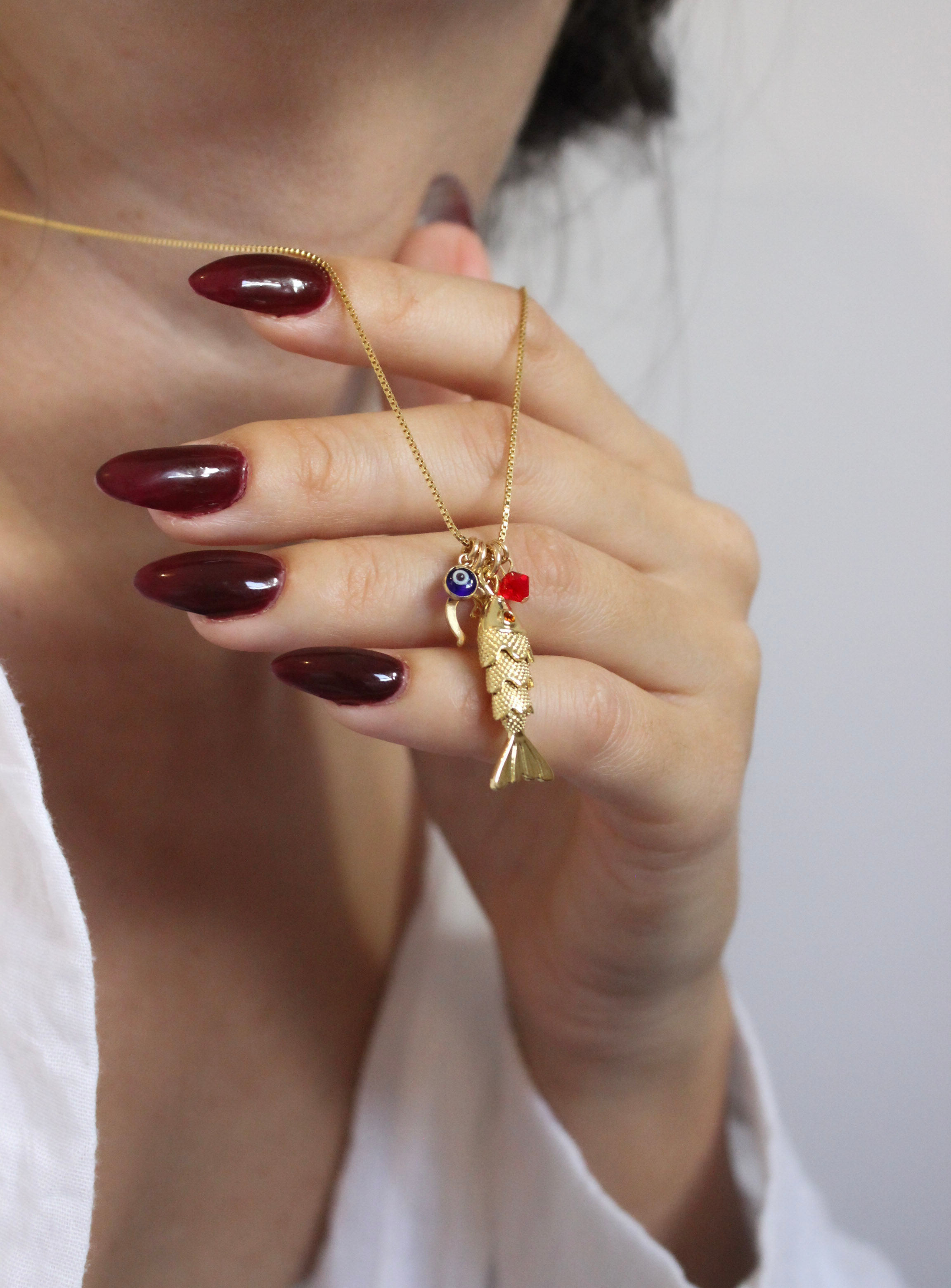 שרשרת דגים עם תליונים