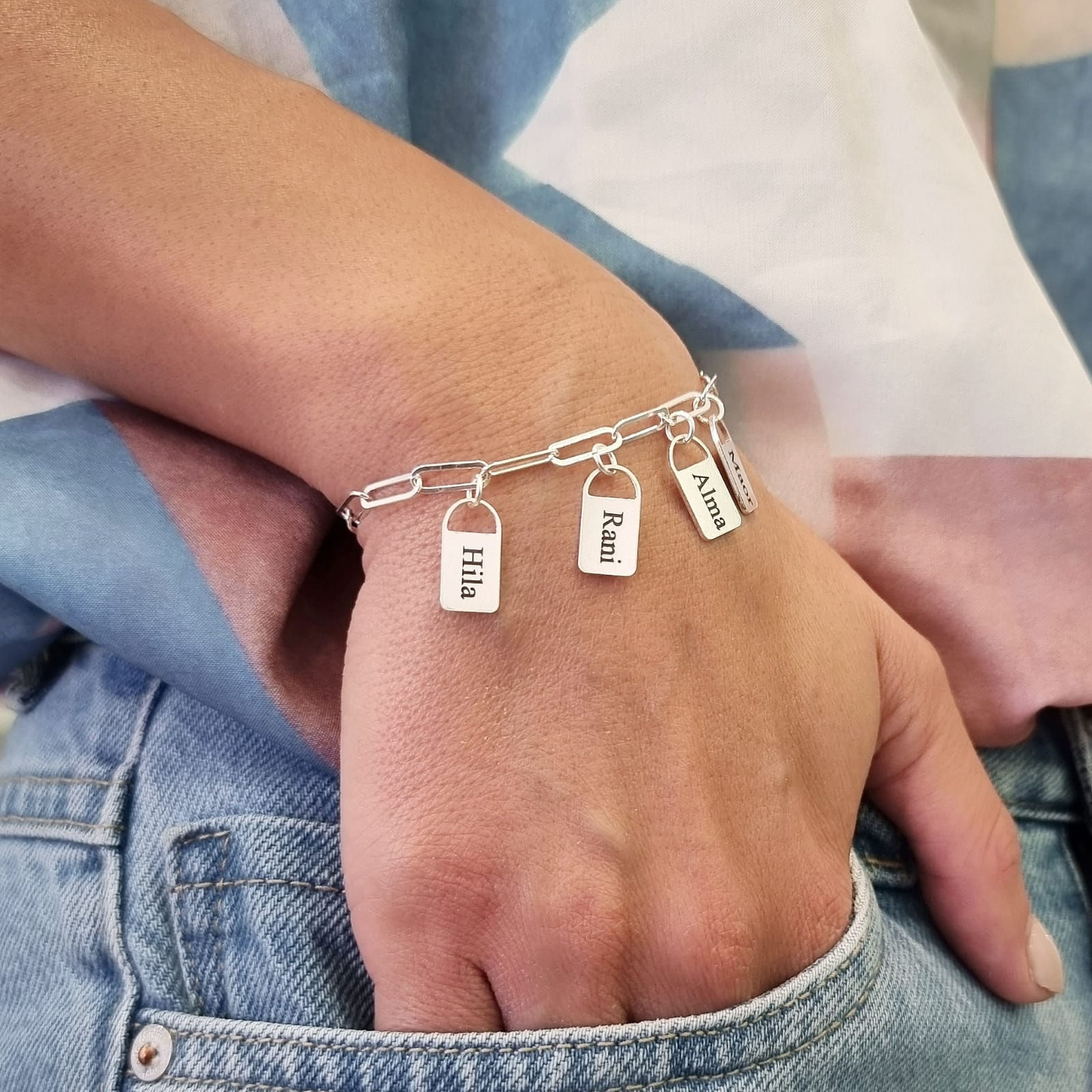 צמיד חריטות מנעולים