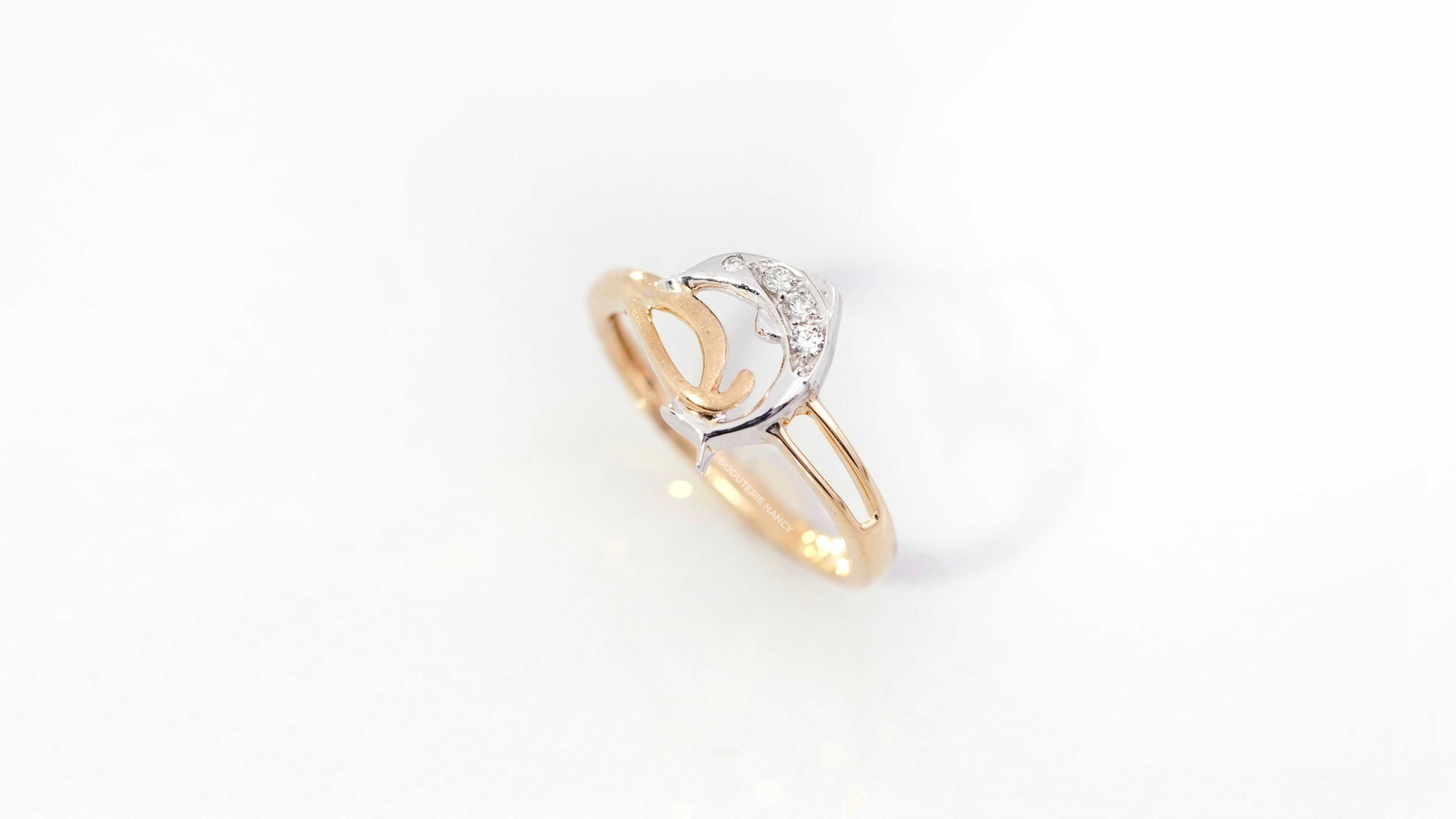 Dolphin ring 18K 0.05 Carat Diamond Ring Dolphin