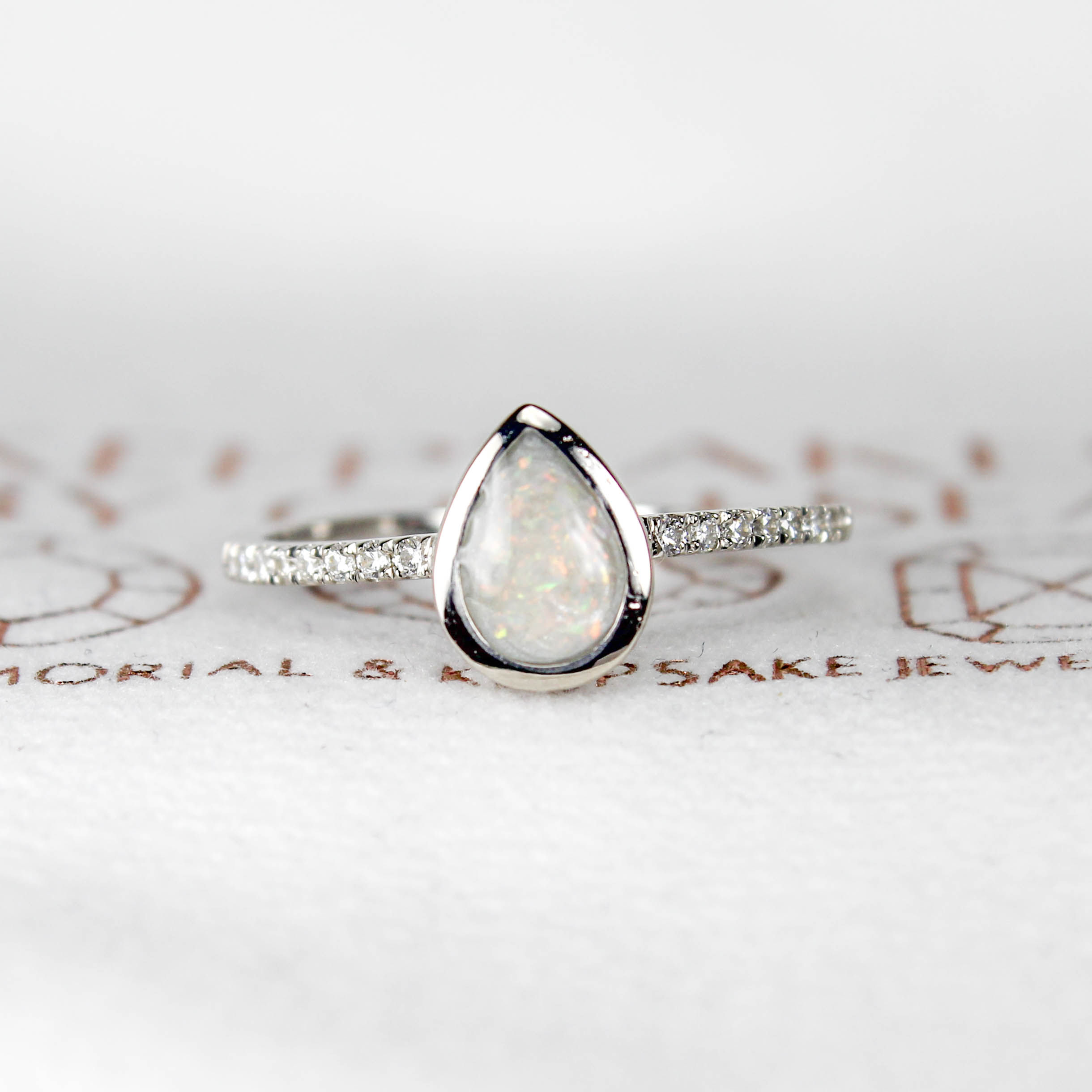 Mila Keepsake Ashes Ring