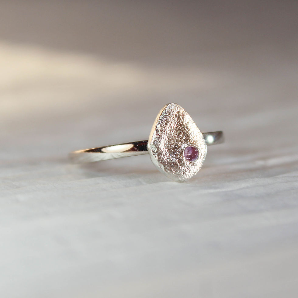 Thumbnail: Urn Ring - Jasmine