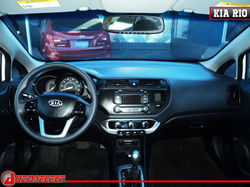 kia_rio_2013_blanco_5