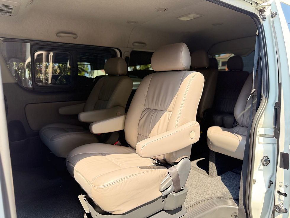 Thumbnail: 2014 Toyota Hiace Super Grandia A/T