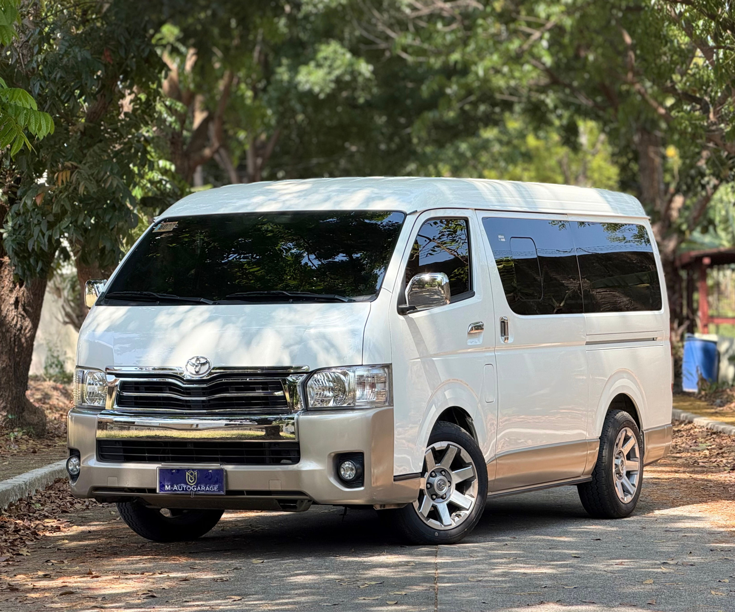 2014 Toyota Hiace Super Grandia A/T