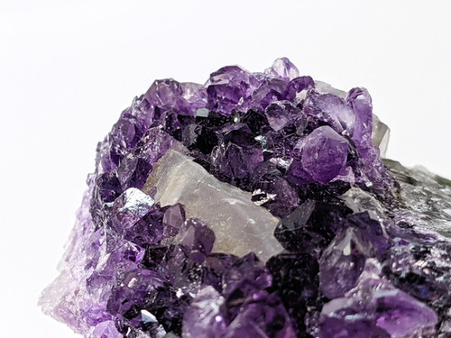 こたつ amethyst Amethyst Cluster with Calcite | jujujems