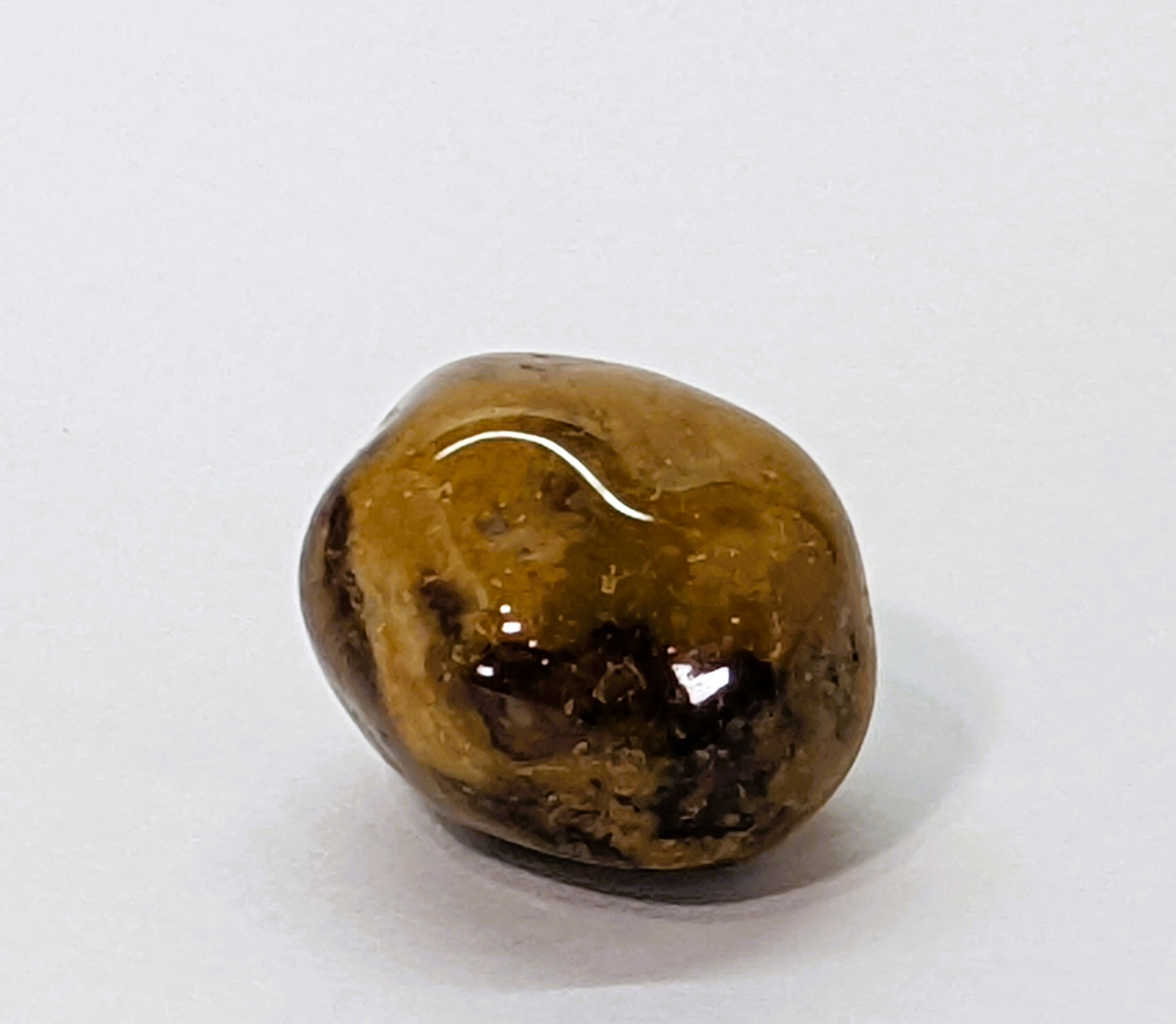 shiny and colorful bubblegum agate