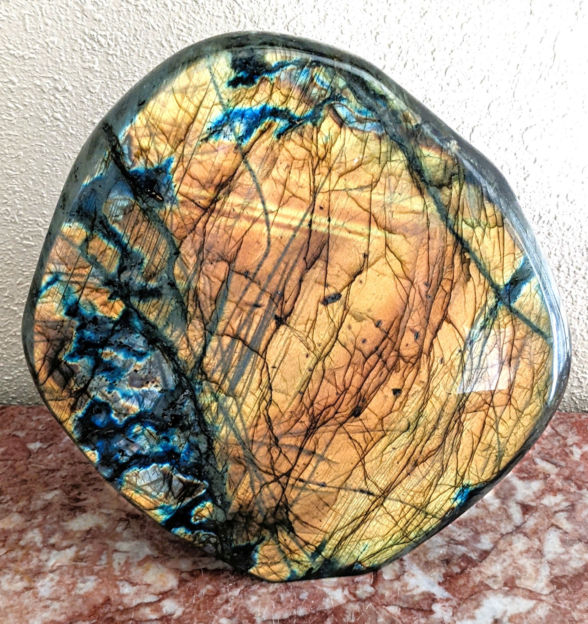 Labradorite with luminous flashes of light, perfect for collectors.