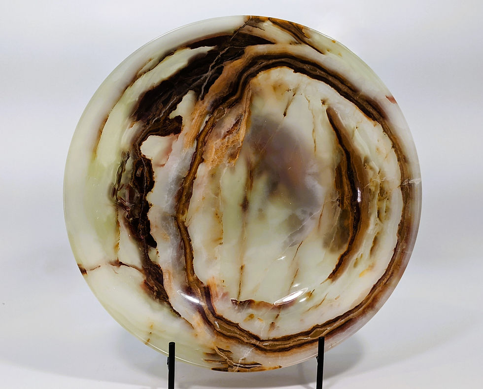 chalcedony_jujujems_marble-like_confused-with-calcite_bands-layers-colors_strength-stone_calming-stone_multi-purpose-stone