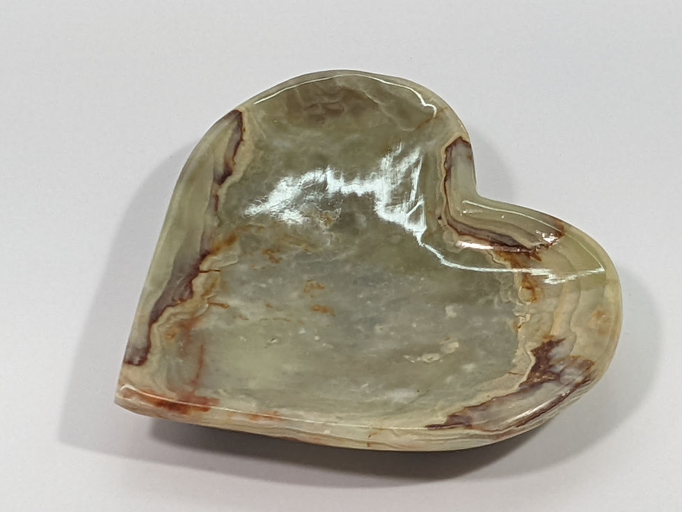 Thumbnail: chalcedony_jujujems_marble-like_confused-with-calcite_bands-layers-colors_strength-stone_calming-stone_multi-purpose-stone