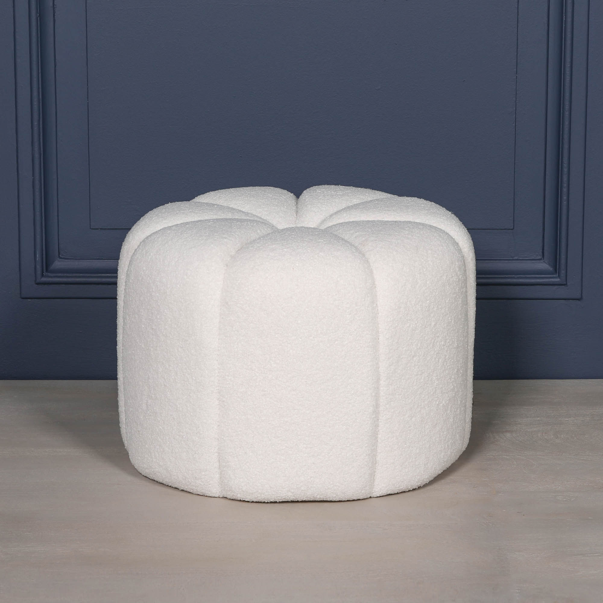 Boucle  Petal  Round Stool