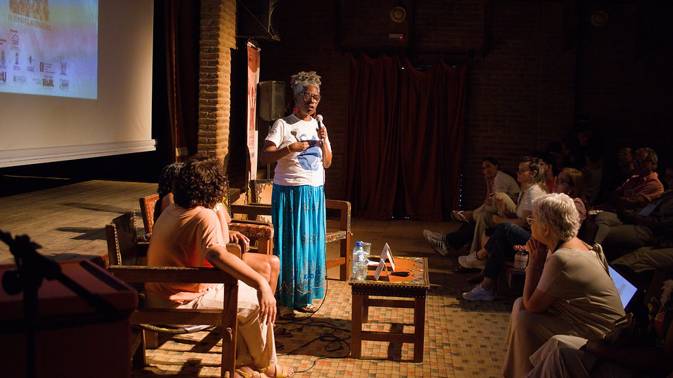 Valéria Carvalho na roda de conversa "Experiências do Território"