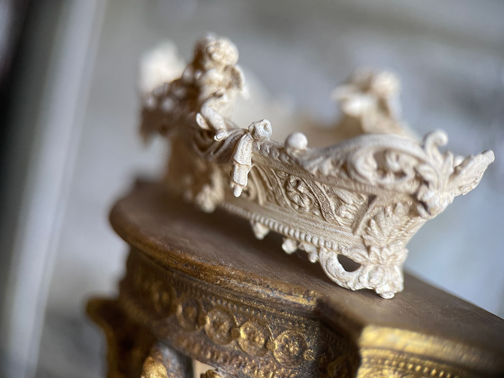 サムネイル： A NAPOLEON III ORMOLU JARDINIERE with infant tritons ~ UNPAINTED