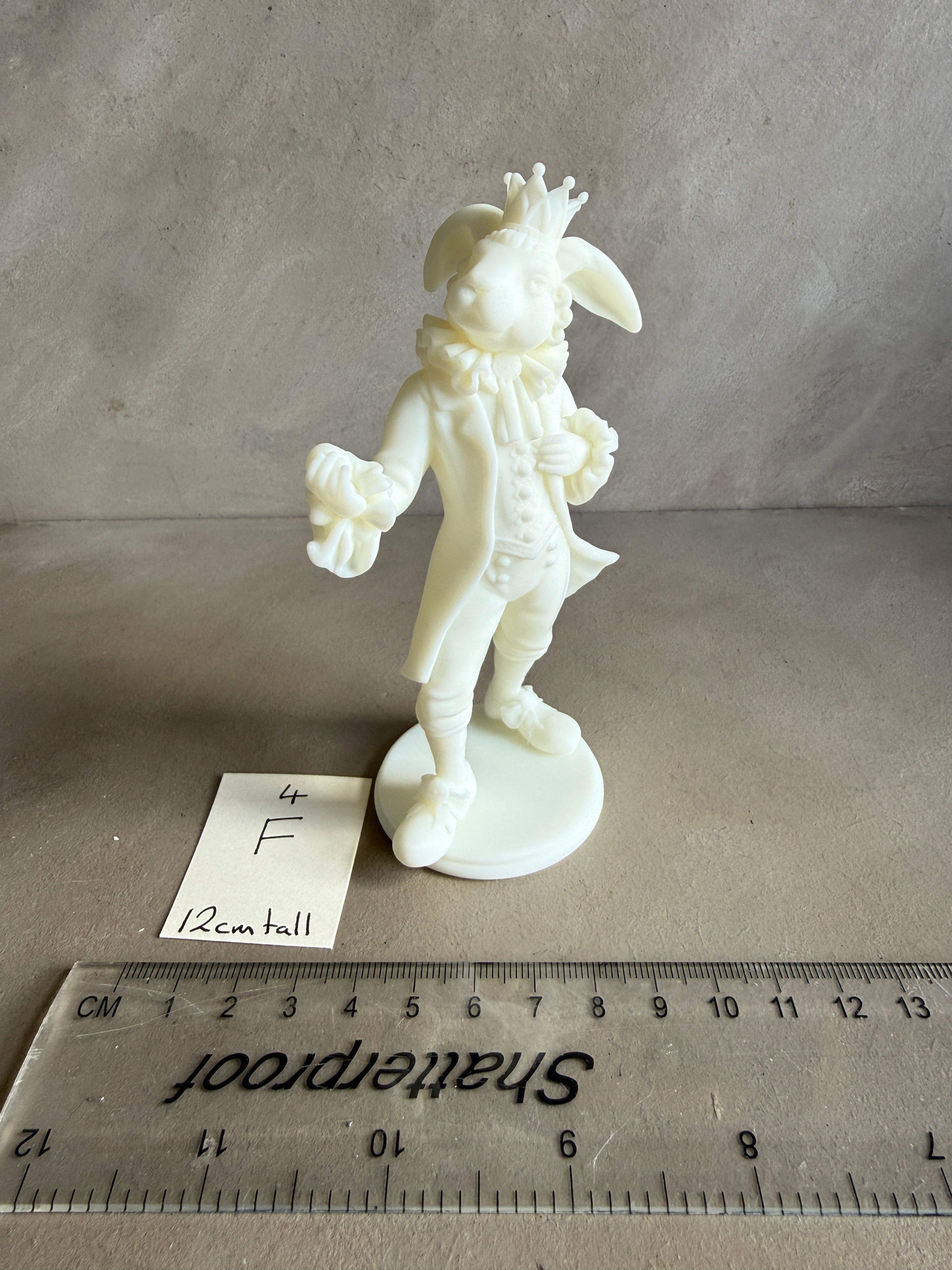 4F 12cm 4 3/4" Bunny King Slight seconds