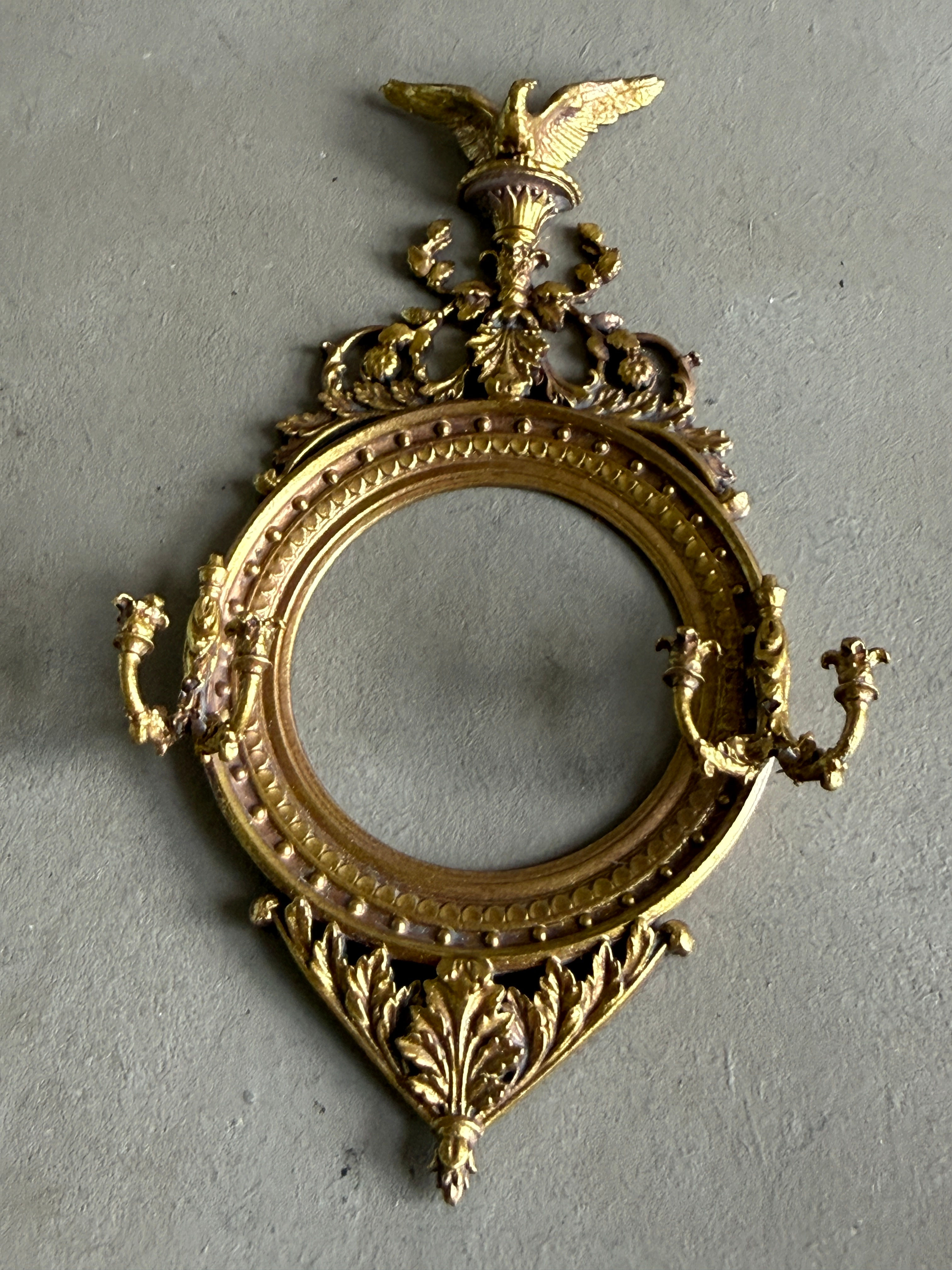 AF17 -Napoleon round mirror frame with candle holders