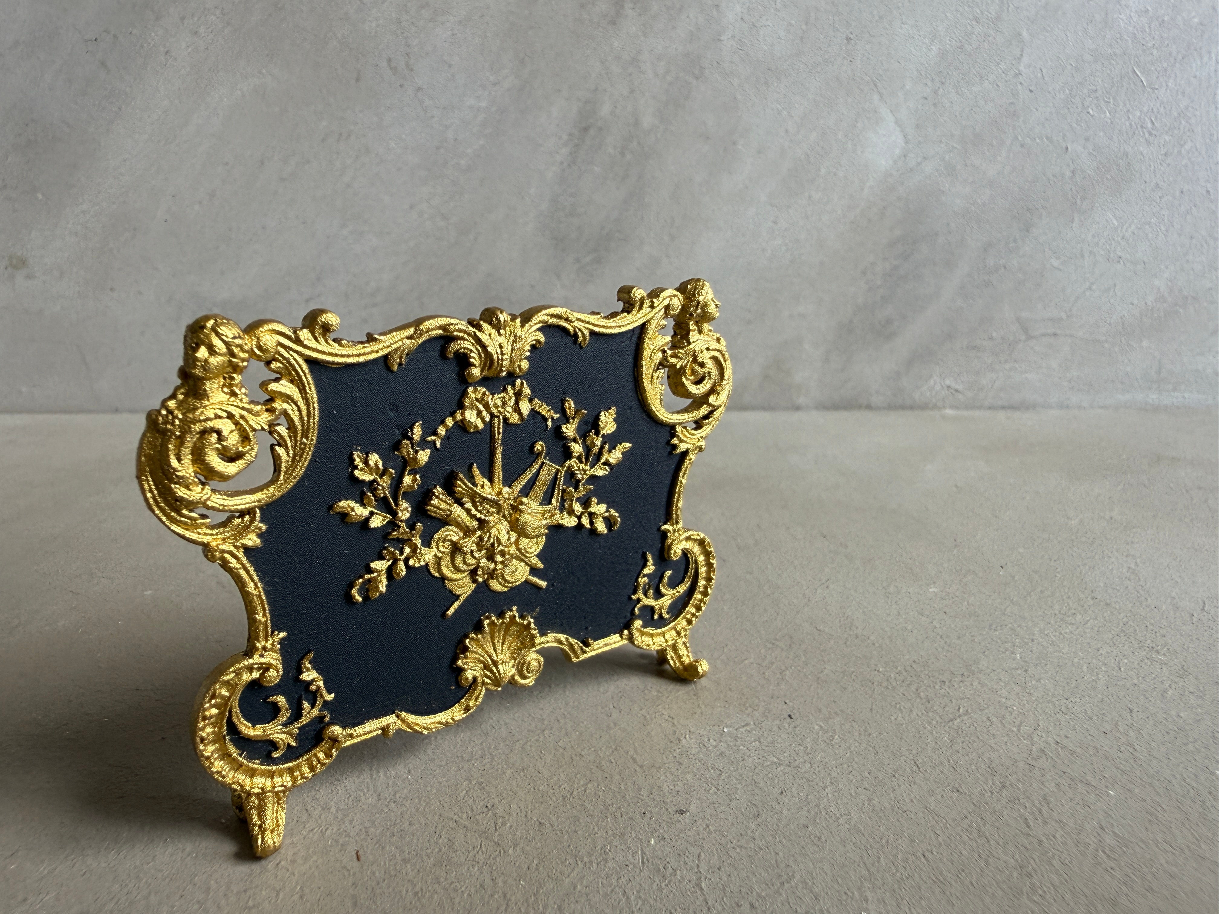AF21 - FIRESCREEN BLACK WITH GOLD DETAILING