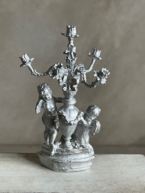 Miniatura: DISCONTINUED PUTTI CANDELABRA