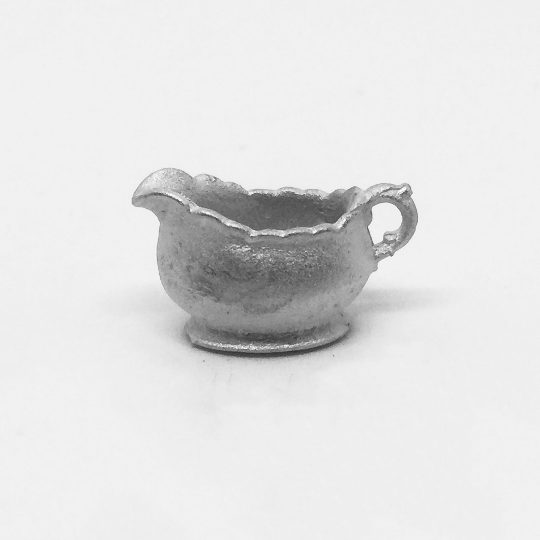 Pretty Antique Provence Gravy Boat (one size)