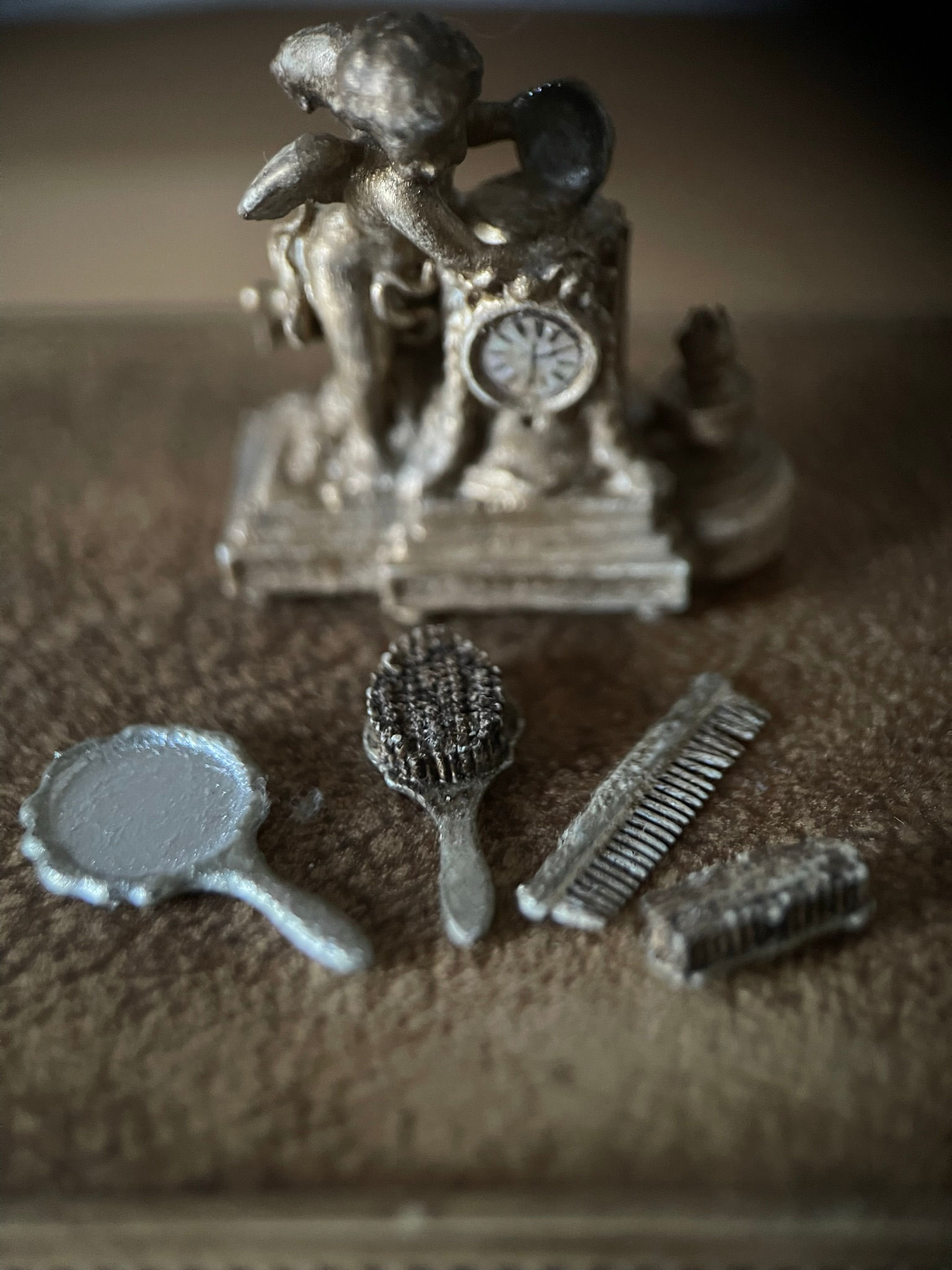 KIT 12th scale Mirror, Comb, Brush and small brush set