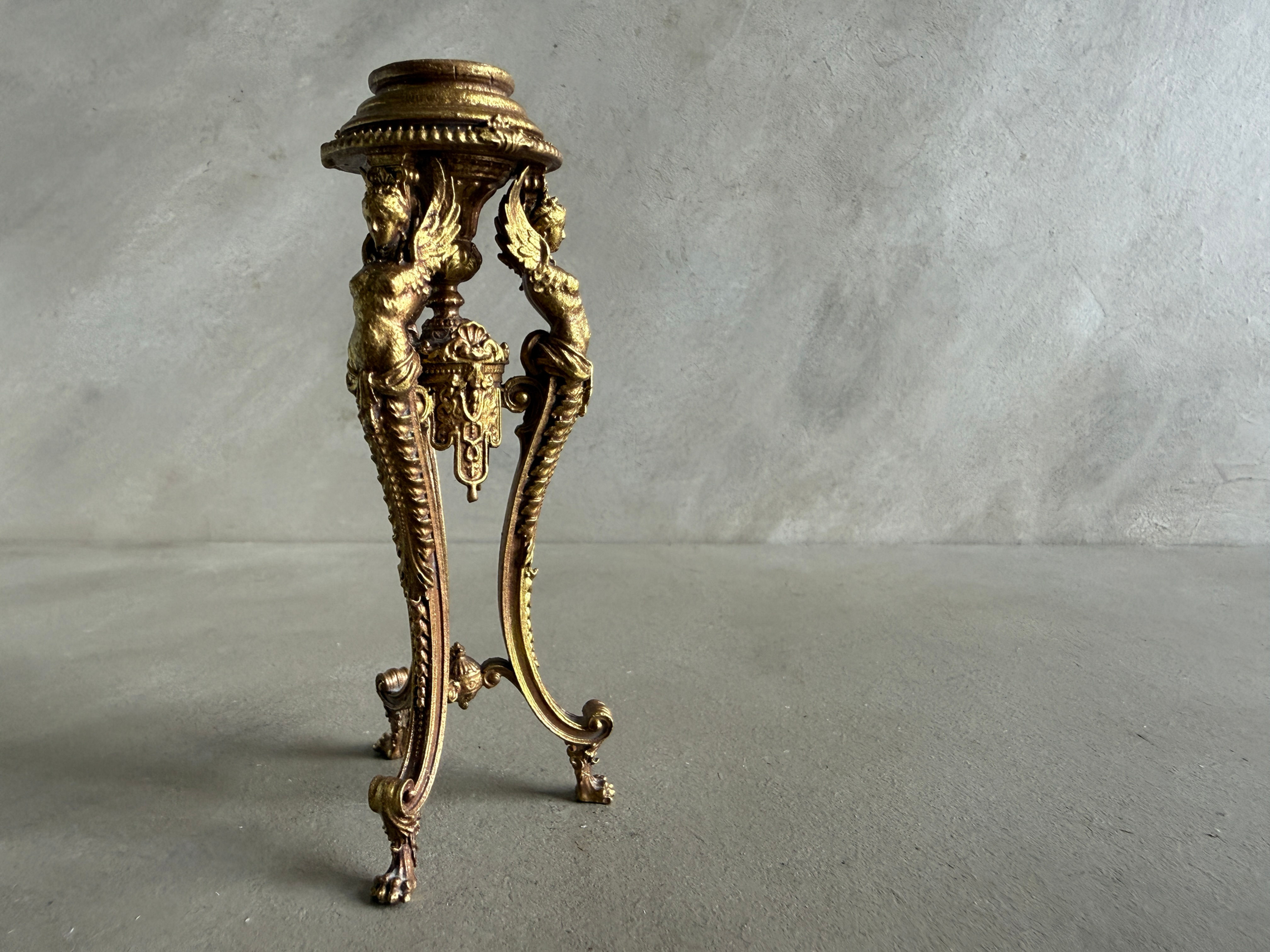 AF12 - ORNATE PLANT STAND JARDINIERE