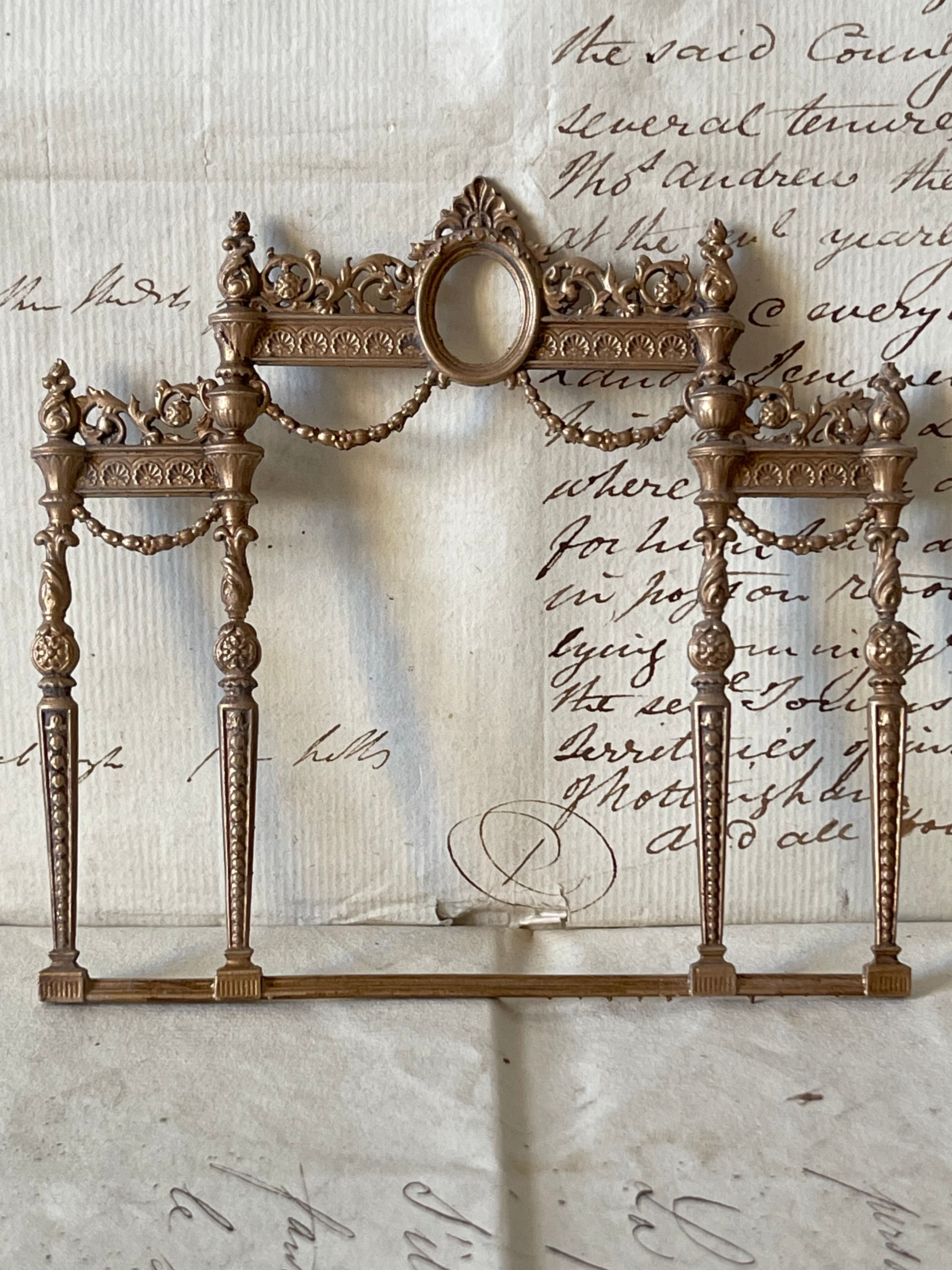 18th century Overmantle triple mirror with Oval frame