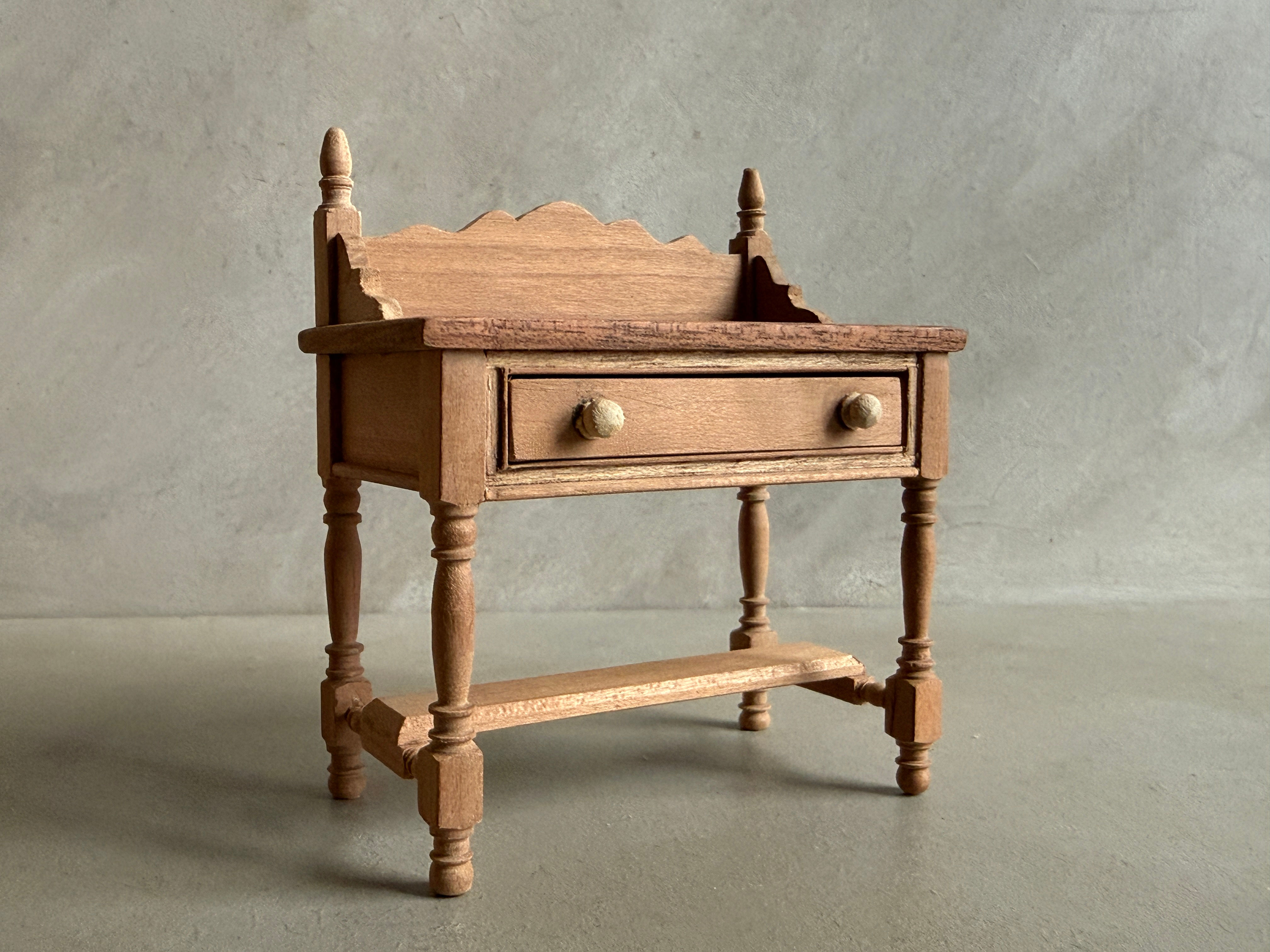 AF123 - ooak WASHSTAND MAHOGANY - 9CM HIGH X 8CM WIDE X 4.5CM DEEP