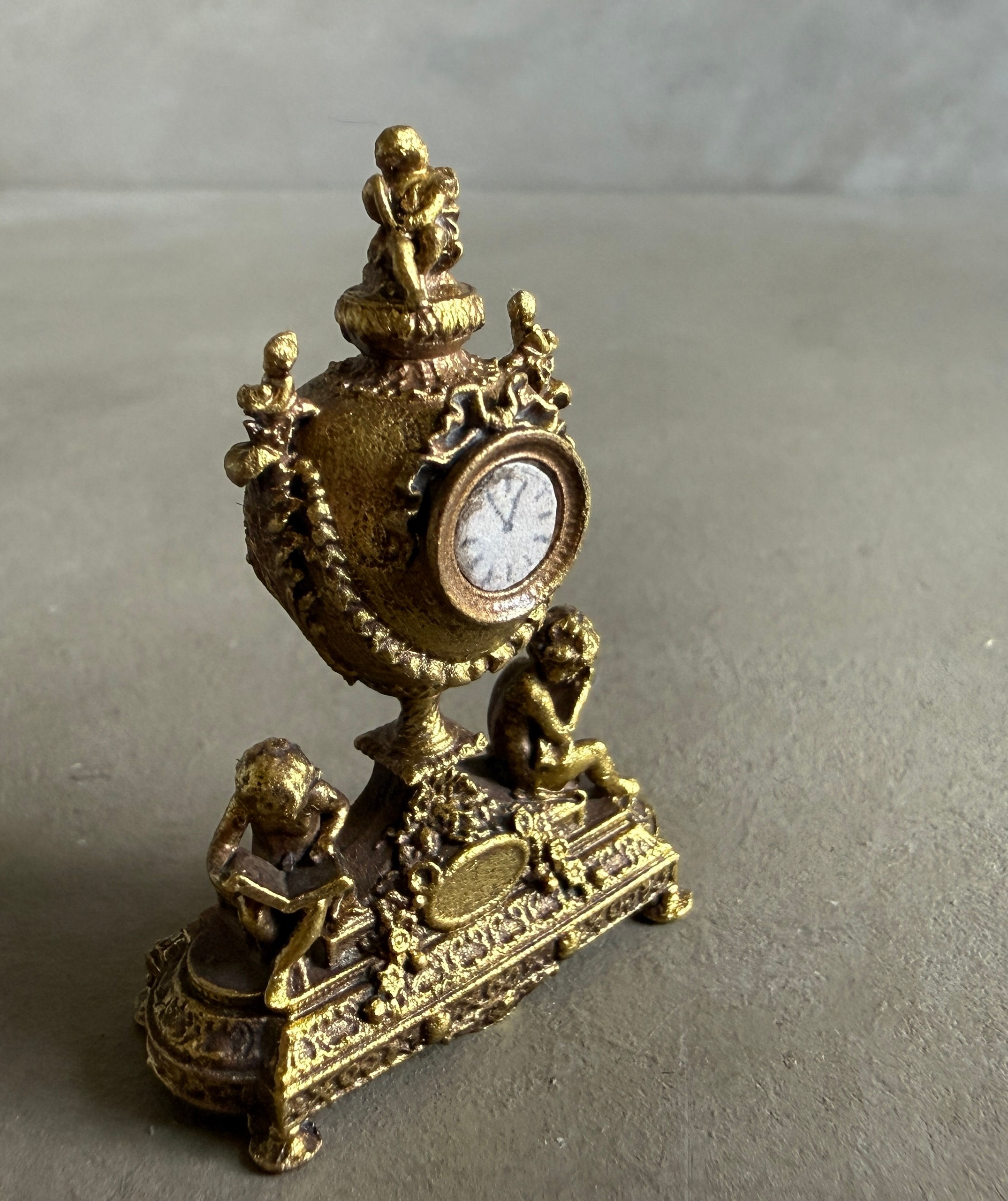 AF31 - SMALL MANTLE CLOCK