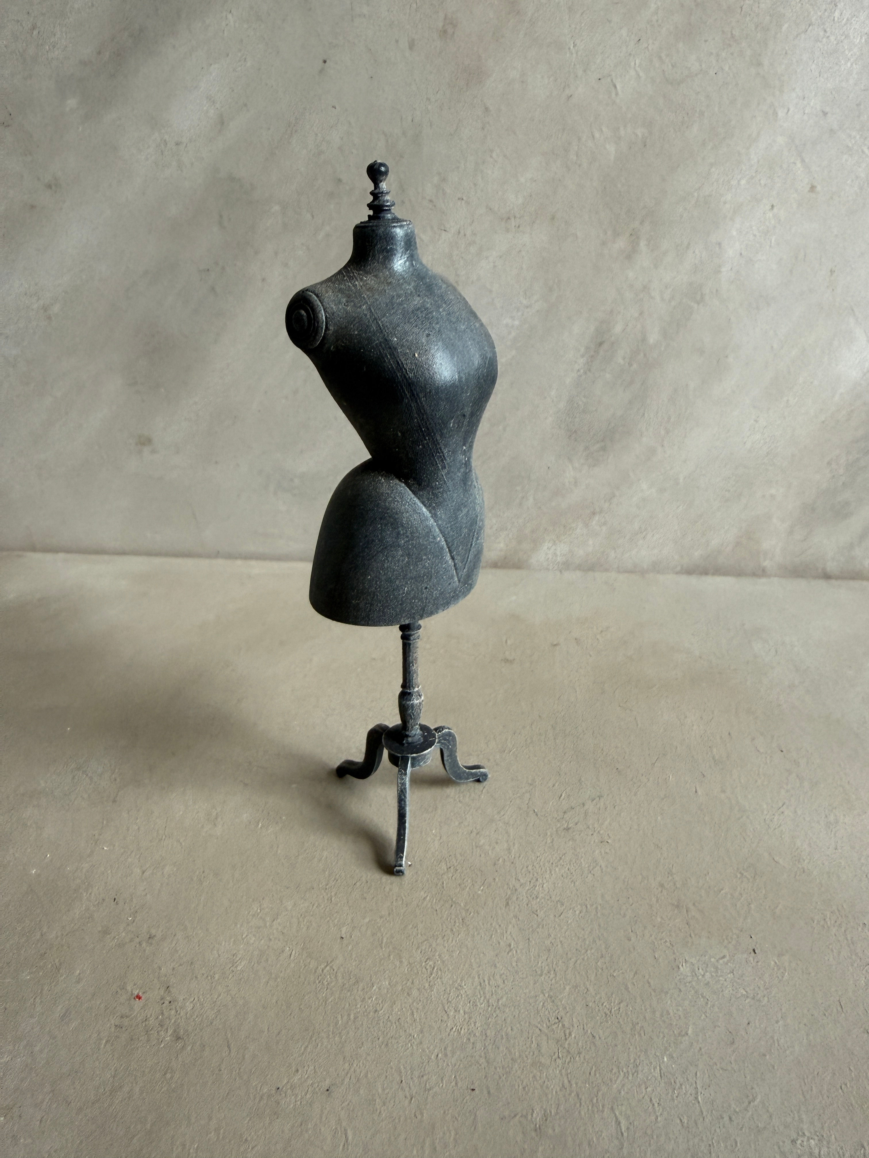 AF48 - MANNEQUIN BLACK