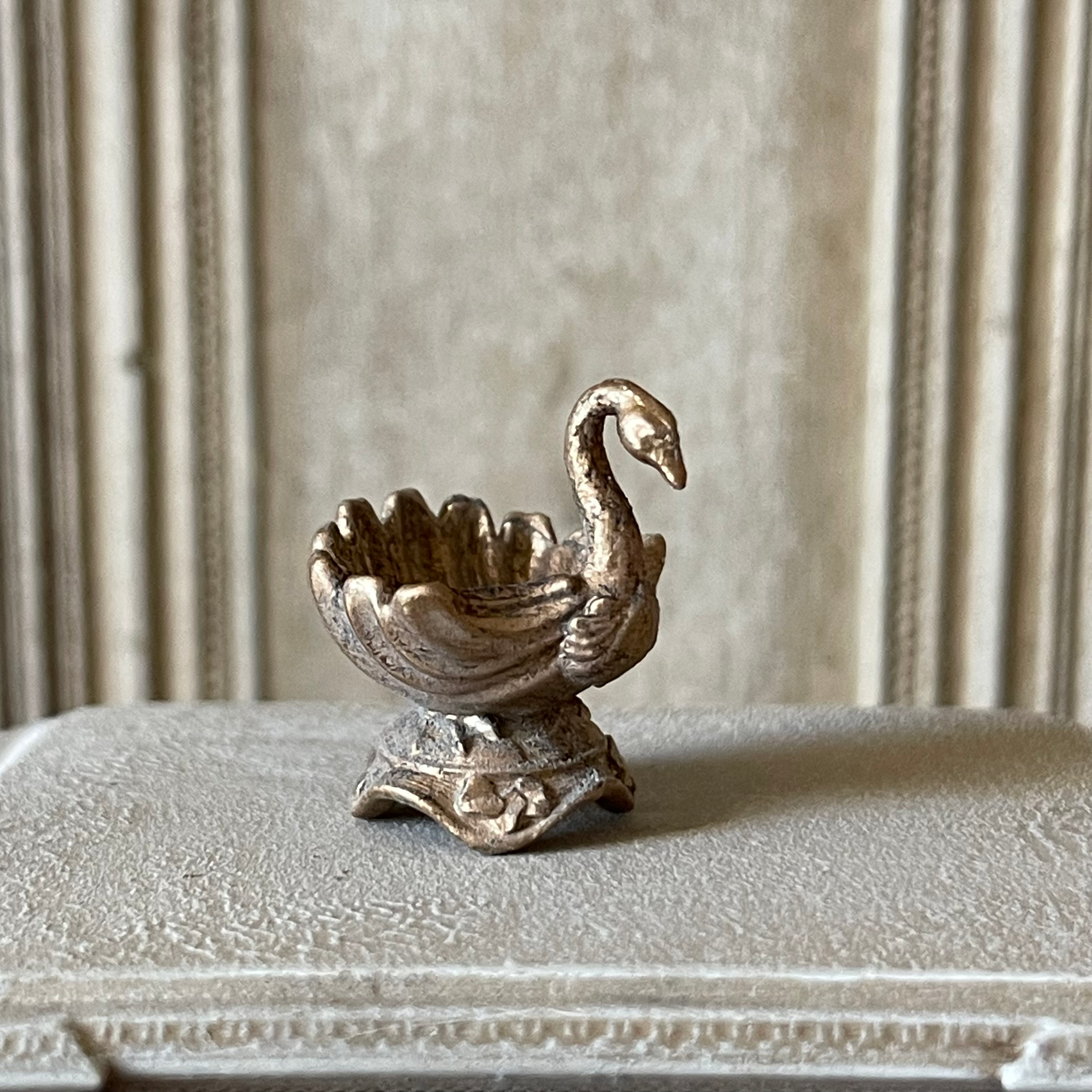 18th Century Swan & Shell Dish Small
