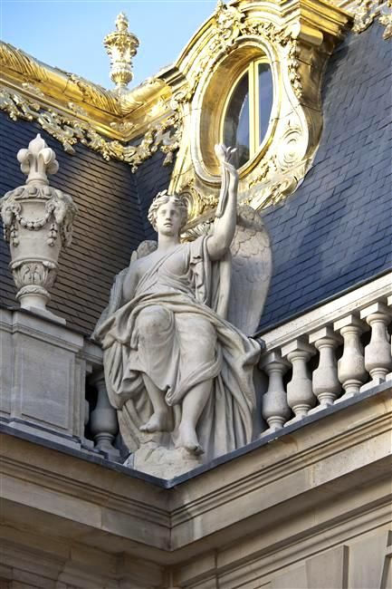 Miniatura: Large ornate Seated Versaille Angels Angelica and Seraphina unpainted