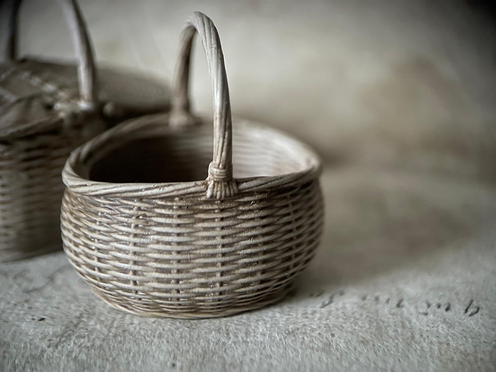 Миниатюра: 18th Century Wicker Tall Oval Basket unpainted