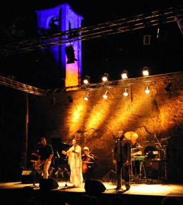 Chiara Picotto. Hotel Evropa. Ponte Radio.