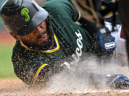 PERICOS DOBLA A LOS DIABLOS