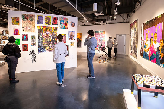 BBJoVisitorsinGallery.jpg