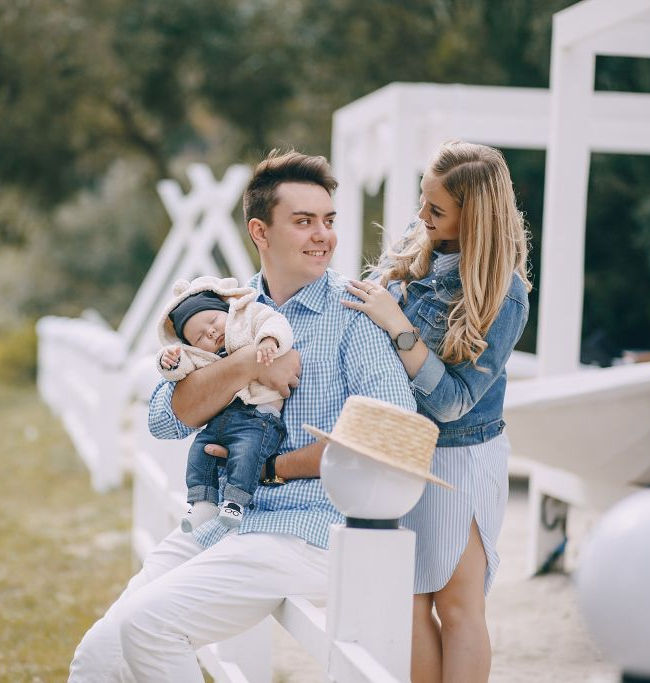 life-insurance-retirement-planning family-1_edited.jpg