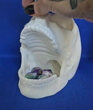 Thumbnail: Skull dice tower 