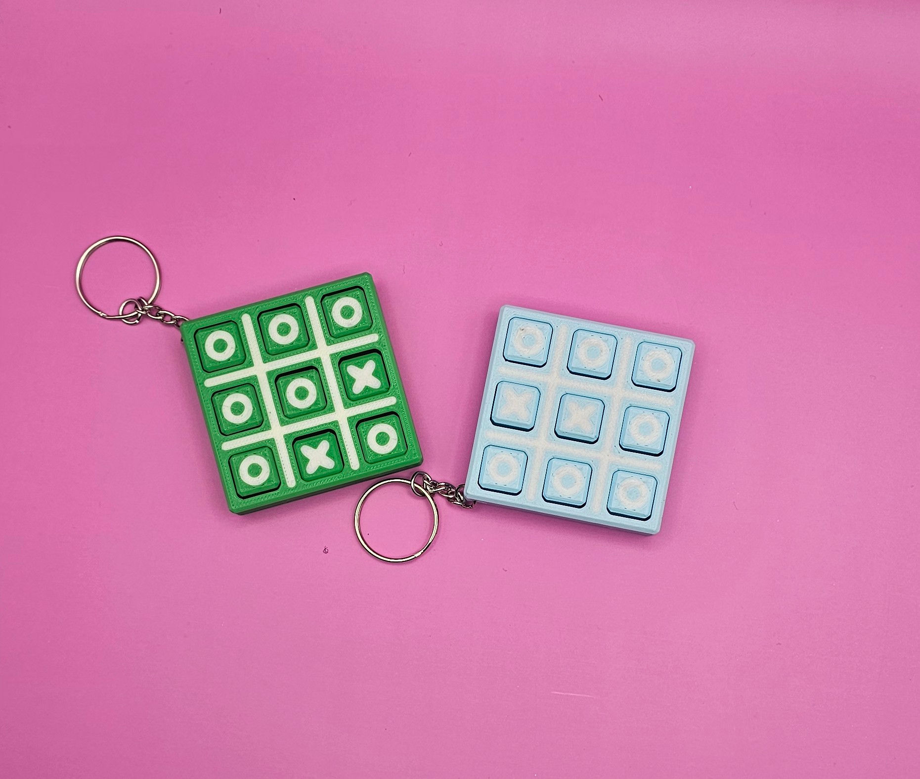 Tic tac toe keychain 