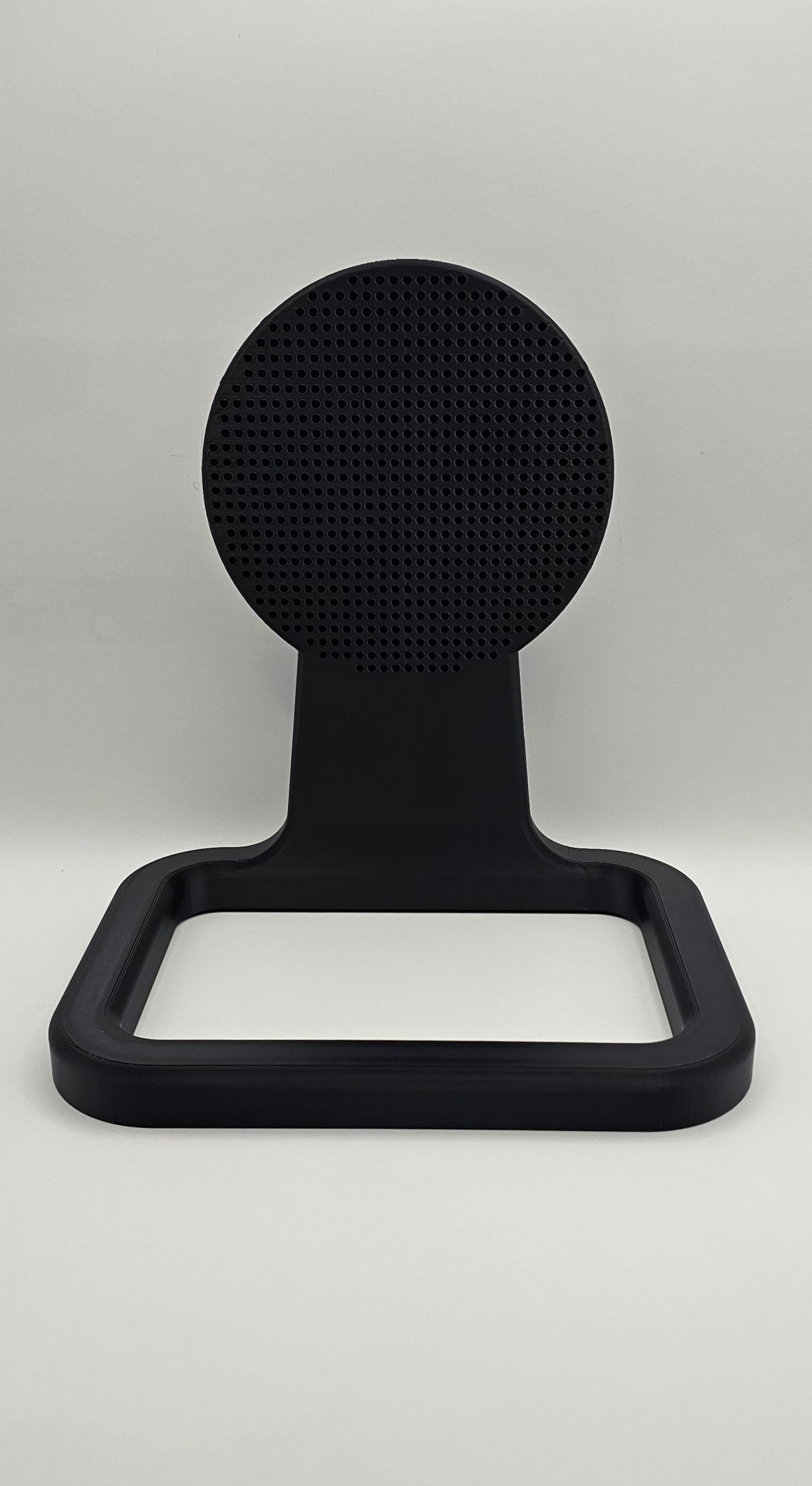 Self standing support for wall mounts 