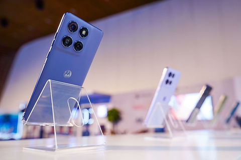 motorola-mo-ra-ky-nguyen-kien-tao-cuoc-choi-khac-biet-khang-dinh-dang-cap-toan-cau-cung-the-he-smartphone-2025-tai-viet-nam