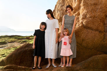UNIQLO, thương hiệu bán lẻ thời trang toàn cầu đến từ Nhật Bản, công bố ra mắt Bộ sưu tập (BST) đầu tiên hợp tác cùng Nhà thiết kế (NTK) người Đan Mạch Cecilie Bahnsen. Đây là thương hiệu đang nhận được sự chú ý trên toàn cầu bởi phong cách lãng mạn, nữ tính độc đáo, nơi thời trang nữ được nhìn nhận qua lăng kính hiện đại cùng vẻ đẹp vượt thời gian, hiện diện trong từng trang phục thường nhật. 