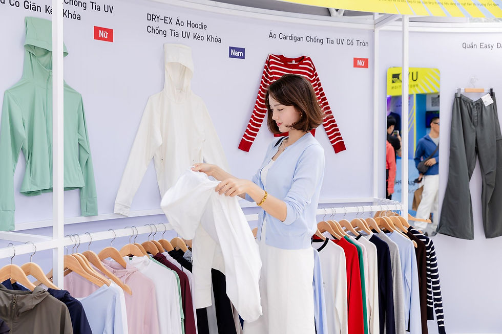 UNIQLO mang trở lại không gian trải nghiệm ngoài trời dòng sản phẩm chống tia UV với khả năng ngăn chặn hơn 90% tia UV