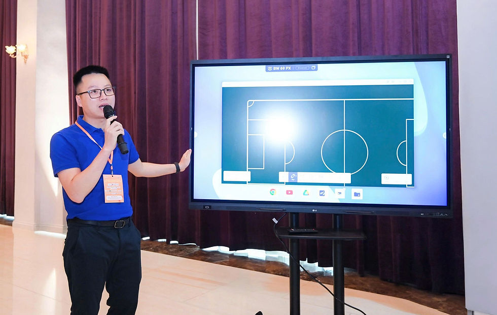 Hai phiên bản được giới thiệu tại thị trường Việt Nam là LG CreateBoard Core (Model: TR3BQ) và LG CreateBoard Standard (Model: TR3DQ)