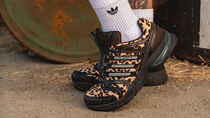 adidas-originals-chinh-thuc-mang-mau-giay-di-san-cong-nghe-chay-bo-adistar-control-5-quay-tro-lai-cung-dong-chay-cua-thoi-trang-duong-pho-duong-dai