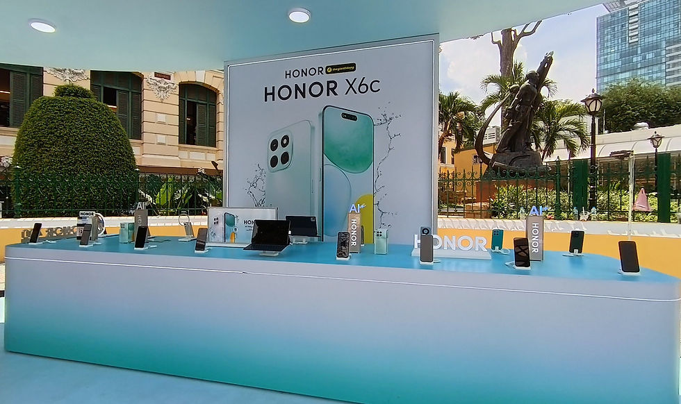 Người dùng có thể đến các cửa hàng bán lẻ Thế Giới Di Động, FPT Shop, Hoàng Hà Mobile, Viettel Store để trải nghiệm trực tiếp và sở hữu ngay HONOR X6c