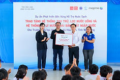 uniqlo-tiep-tuc-du-an-ho-tro-nuoc-sach-tai-dong-bang-song-cuu-long-trien-khai-giai-doan-4-trong-moi-truong-hoc-duong
