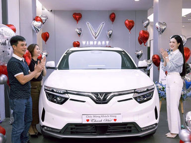 VinFast triển khai chiến dịch “Mãnh liệt Tinh thần Việt Nam” hỗ trợ toàn dân chuyển đổi sang xe điện 