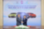 Taxi Quê Lụa chuyển đổi xanh, mua thêm 2000 ô tô điện Vinfast thông qua Green SM