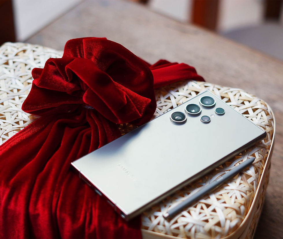 Galaxy S24 Ultra sở hữu màn hình phẳng 6.8 inch và bút S Pen tích hợp mang đến khả năng giải trí, sáng tạo và làm việc toàn diện