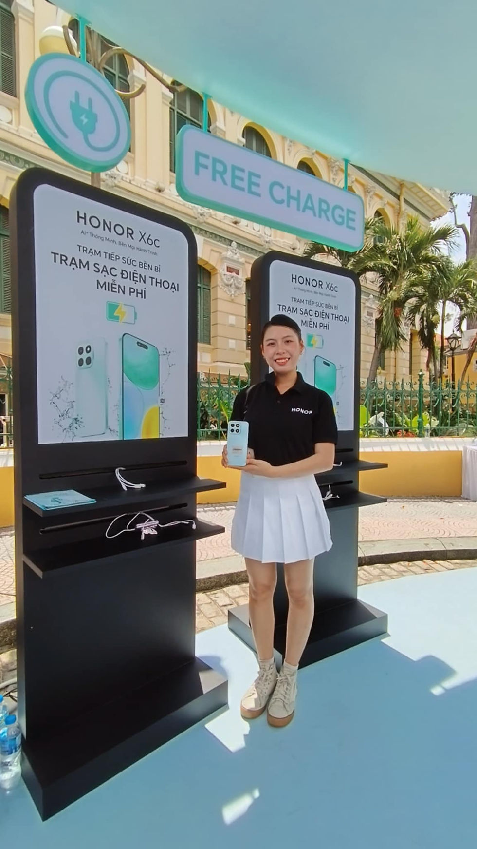 HONOR còn có thêm tuần lễ HONOR Week với ưu đãi giảm đến 30% và tặng thêm nhiều quà tặng hấp dẫn khi mua điện thoại