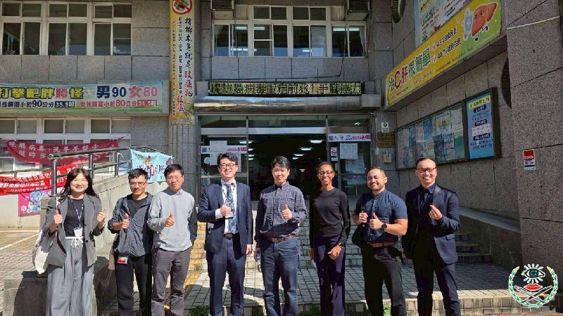 教研中心王瑛玫主任帶領外籍醫師參訪北埔衛生所。