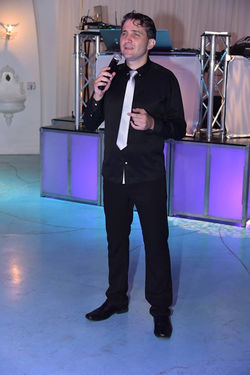 במת תקליטן להשכרה